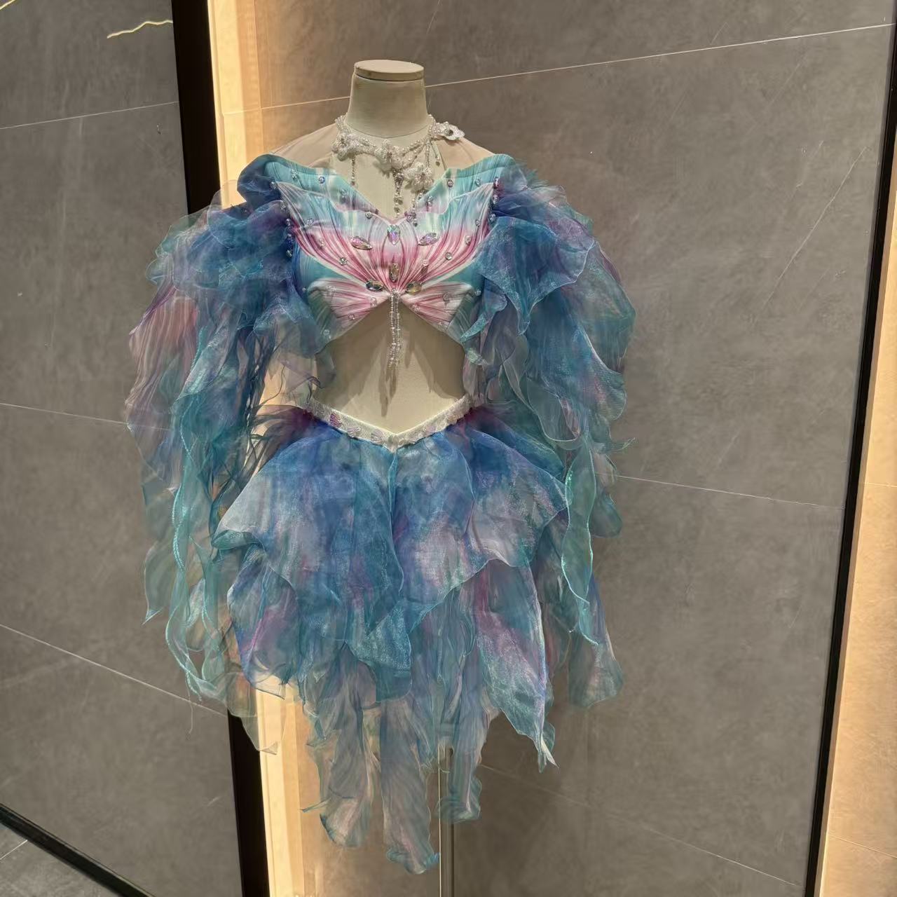 Mermaid Water Dance Skirt Prin - đánh giá và giá Aquarium & Marine Museum Ums
